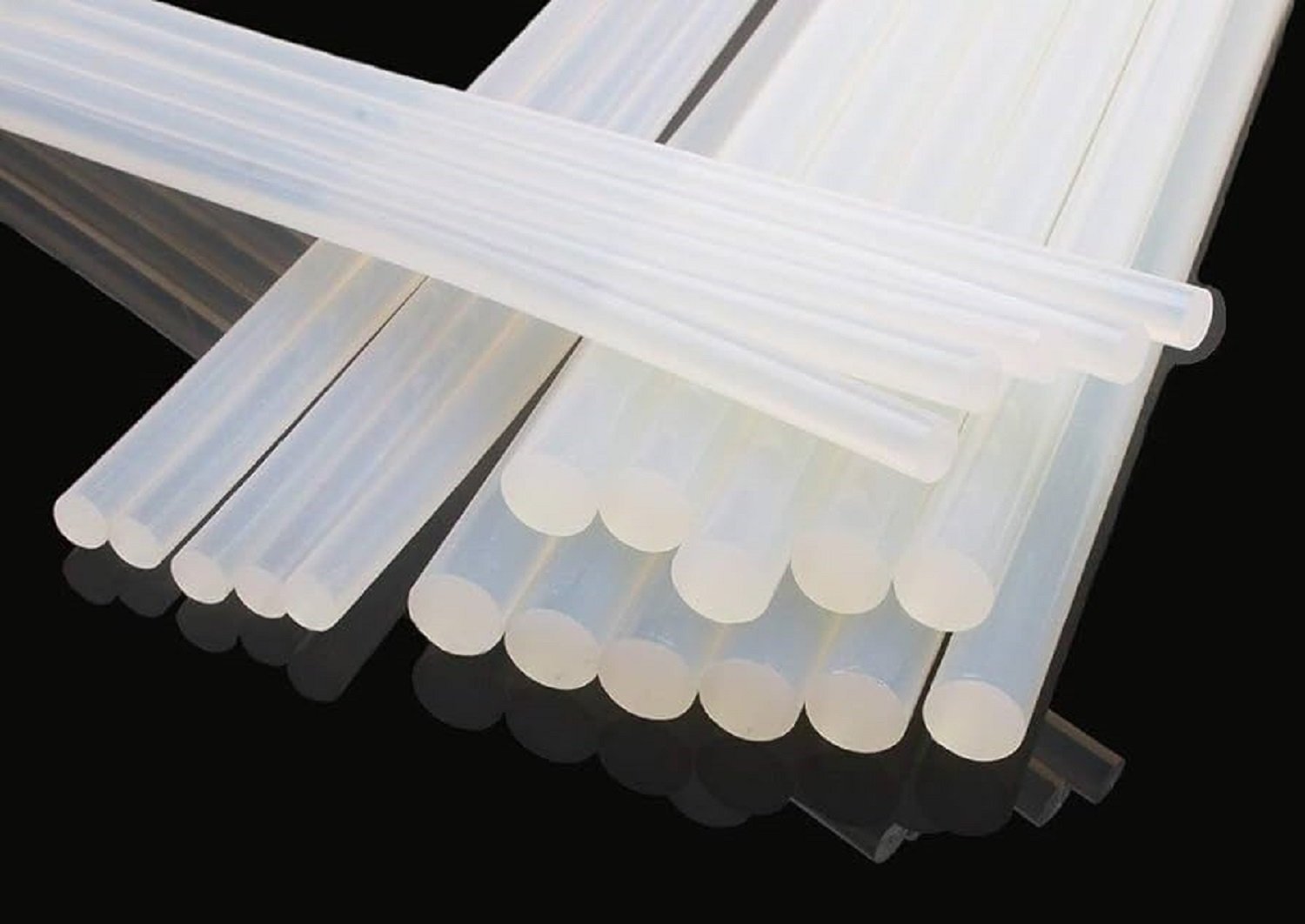 Illustration of glue being applied to attach the lining inside a winter slipper, emphasizing a smooth and seamless finish.